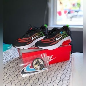 Nike Air Max Exosense SE 	9.5 	BLACK/WHITE FLASH